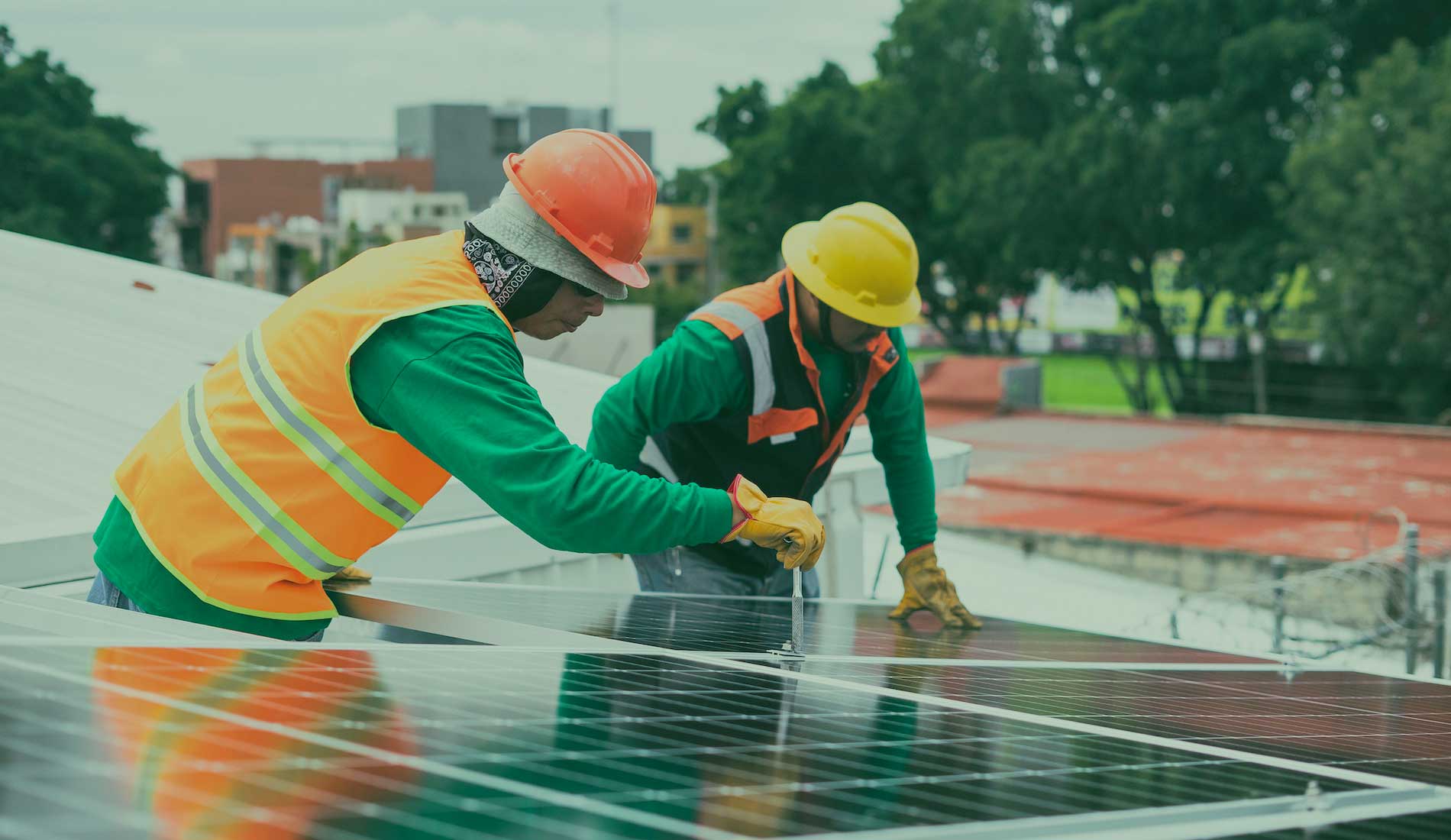 Mantenimiento profesional de sistemas solares en Perú